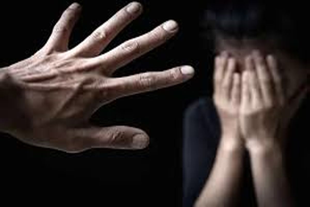 کتک خوردن شدید یک مرد متجاوز از زن ریزنقش/ عکس