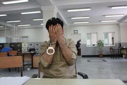 سارق وسواسی پابرهنه دستگیر شد