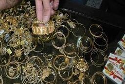 دستگیری ۳ عضو باند سرقت طلا و جواهرات مامور نما در رفسنجان