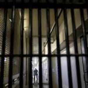 قاتل راننده تاکسی اینترنتی و پدرش پیش از محاکمه در زندان مُرد