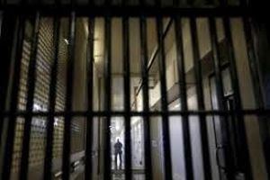 قاتل راننده تاکسی اینترنتی و پدرش پیش از محاکمه در زندان مُرد