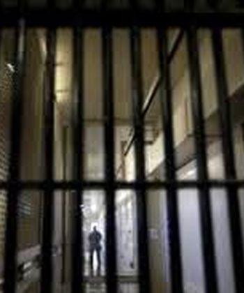 قاتل راننده تاکسی اینترنتی و پدرش پیش از محاکمه در زندان مُرد