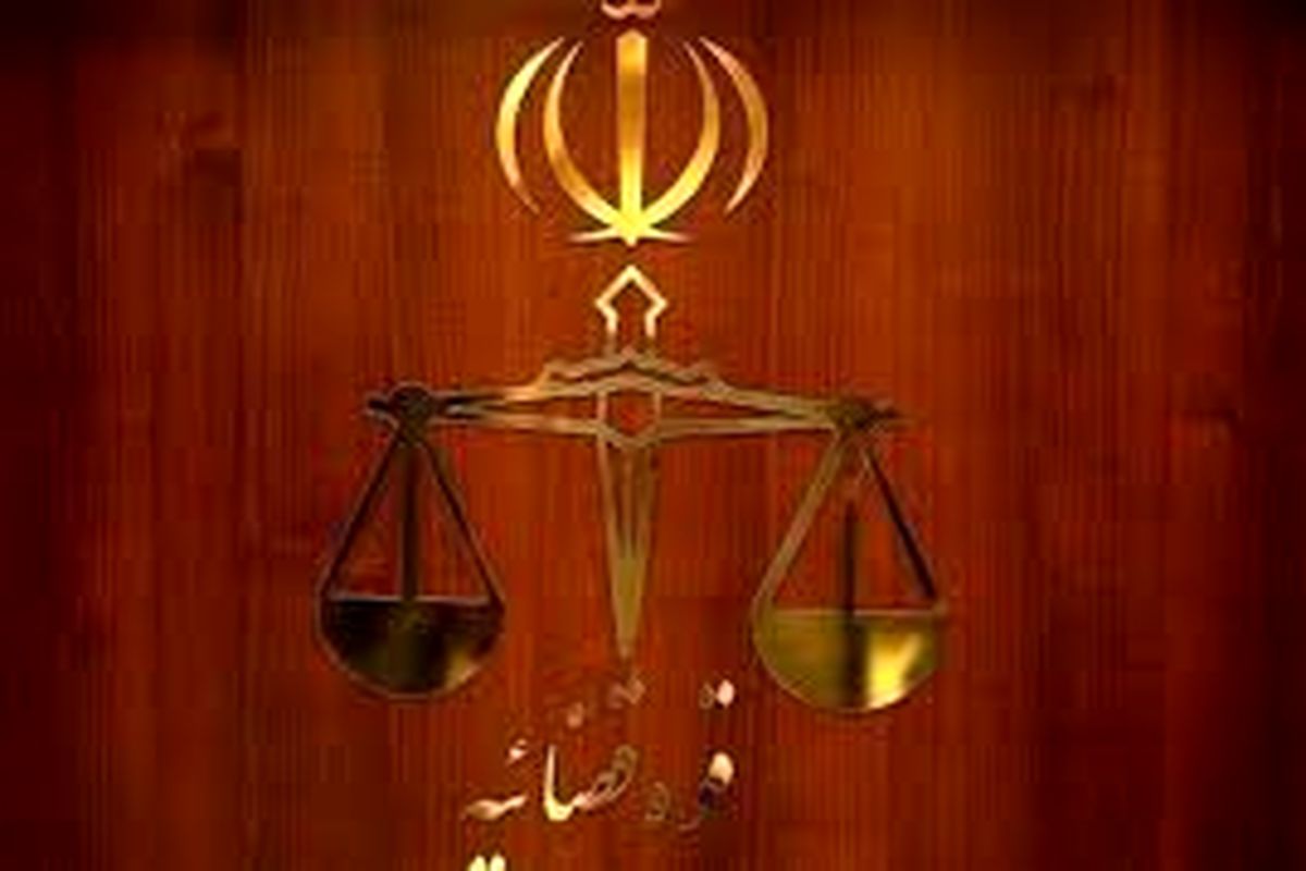 فرار دلهره‌آور زن وحشت‌زده از خودروی مشکوک