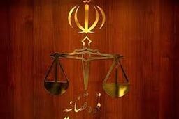 فرار دلهره‌آور زن وحشت‌زده از خودروی مشکوک