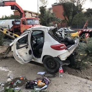 مرگ 2 زن در تصادف پژو 207 با تیر چراغ برق 