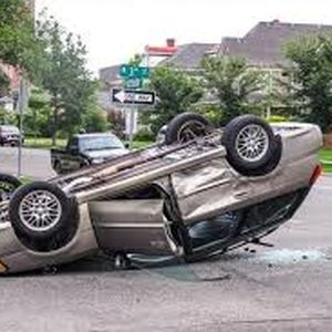 مرگ 2 مرد و یک زن سارق با چپ شدن ماشینشان هنگام فرار در شفت