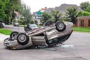 مرگ 2 مرد و یک زن سارق با چپ شدن ماشینشان هنگام فرار در شفت