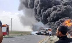 لحظه آتش سوزی امروز تریلی در جاده فریمان/ ویدئو