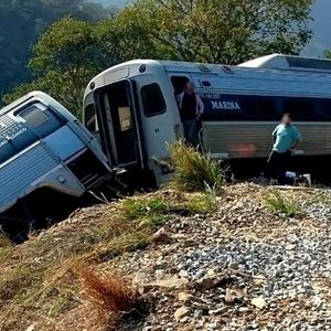 سانحه ریلی در مکزیک/ ۱۳ کشته و حدود ۱۰۰ مصدوم/ ویدئو