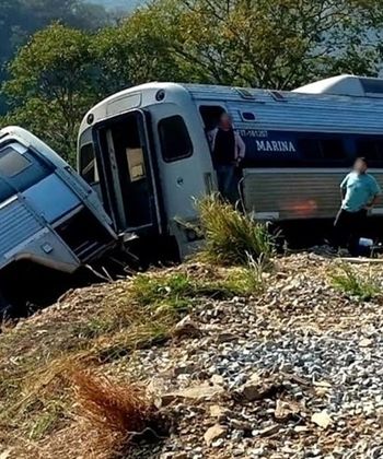 سانحه ریلی در مکزیک/ ۱۳ کشته و حدود ۱۰۰ مصدوم/ ویدئو