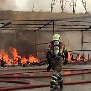 آتش سوزی در واحد الفین پتروشیمی بندر امام