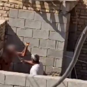 صحنه کتک زدن پدر آبادانی توسط پسر ناخلفش/ ویدئو