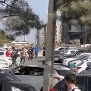 ماجرای نزاع عجیب مقابل یک بیمارستان