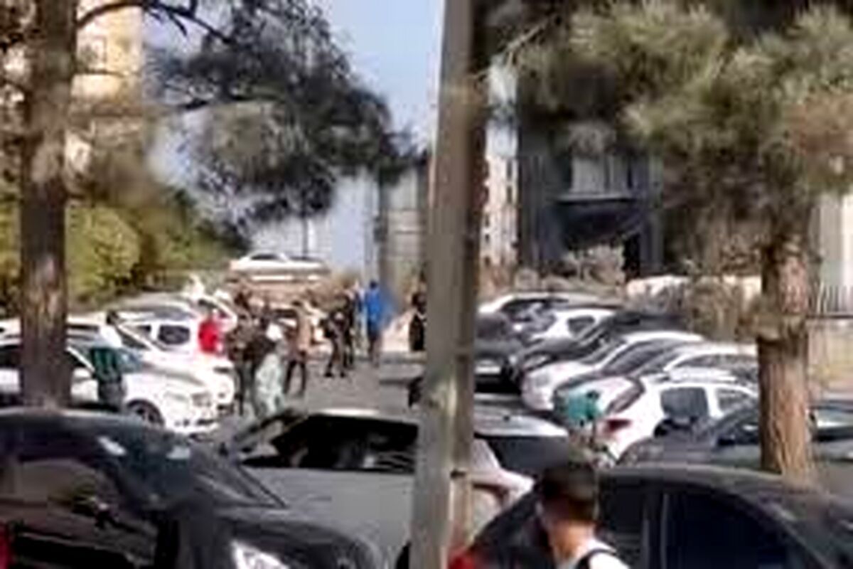 ماجرای نزاع عجیب مقابل یک بیمارستان