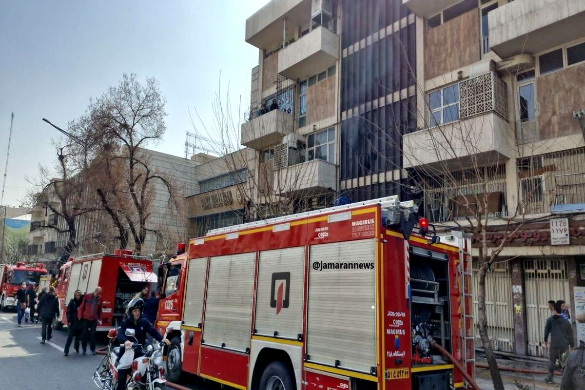 حادثه آتش سوزی در خیابان انقلاب