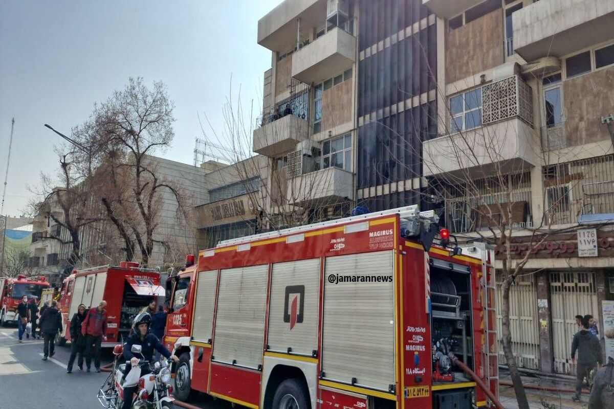 حادثه آتش سوزی در خیابان انقلاب