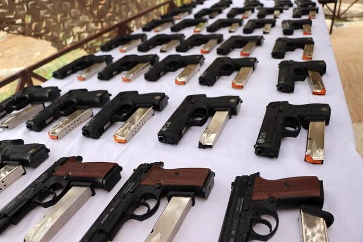 جزییات پرونده باند قاچاق و فروش غیرمجاز اسلحه جنگی در تهران/ ویدئو