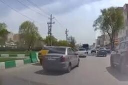 برخورد یک خودرو با سرباز در تبریز/ ویدئو