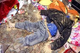 کشف اسکلت مردی که لباس به تن داشت در وسط خانه اش