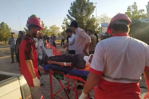 واژگونی خودروی وانت در کرمان ۲۱ مصدوم و ۲ کشته‌ بر جا گذاشت