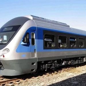 توقف 10 ساعته قطار جوپار تهران-بندرعباس در ایستگاه؛ مسافران در واگن‌ها حبس شده‌اند