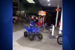 زیر گرفتن یک مرد در مقابل چشم پلیس/ ویدئو 