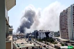 مجتمع بزرگ تجاری در منطقه آزاد انزلی دچار حریق شد