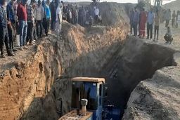 ماجرای دزدی که نیسان آبی را بکسل کرد