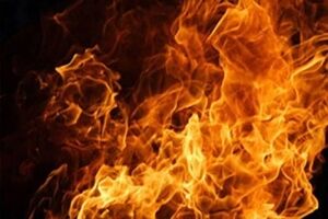 پلیس در تعقیب مردی که همسر صیغه‌ای خود را آتش زد و کشت 