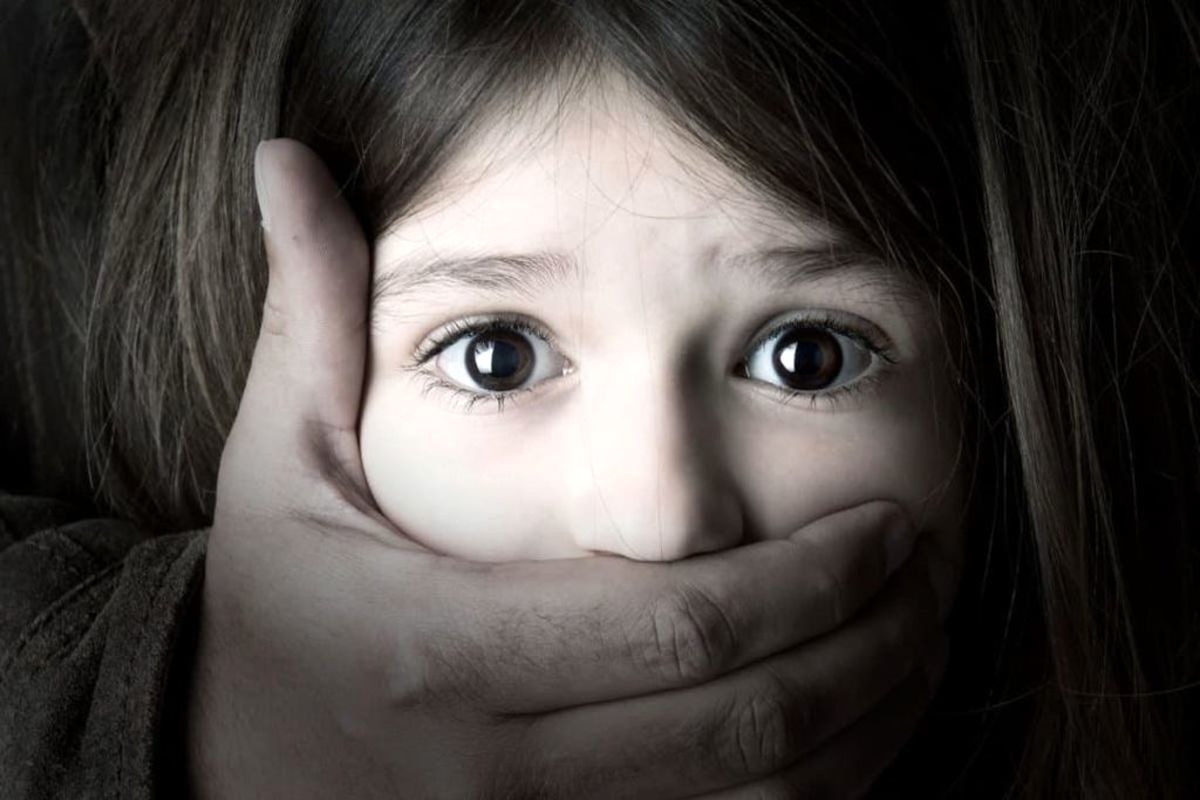 صدور حکم برای معلم اهری در پرونده آزار سیاه دانش آموزانش/ شاگردانش به سرکلاس نرفتند