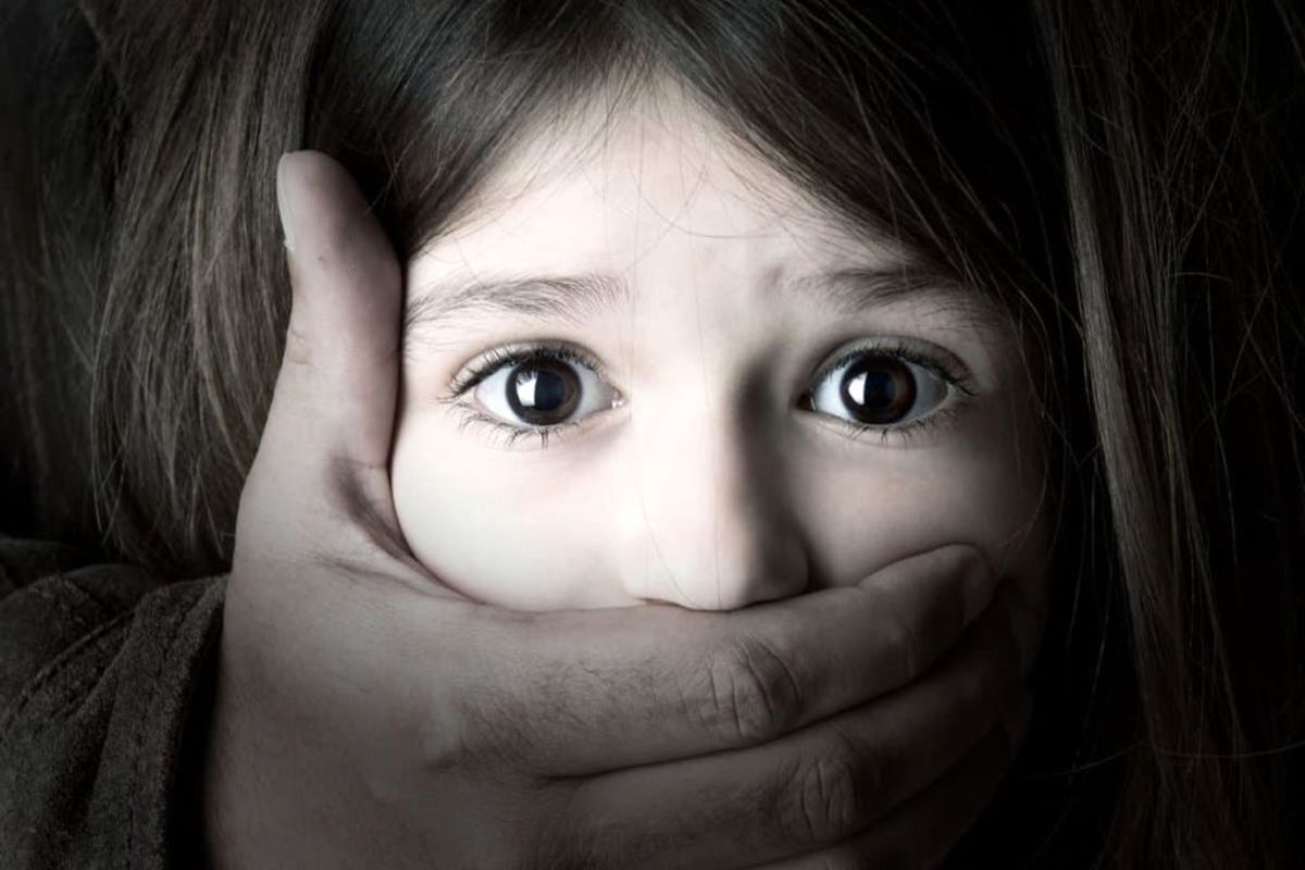 صدور حکم برای معلم اهری در پرونده آزار سیاه دانش آموزانش/ شاگردانش به سرکلاس نرفتند