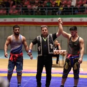 قمه‌کشی هولناک در سالن کشتی نهاوند/ ویدئو+16