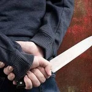 سرقت النگوهای یک مادر مقابل فرزندش/ ویدئو