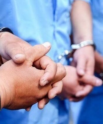 لحظه دستگیری سارقان مسلح منازل چهارباغ/ ویدئو