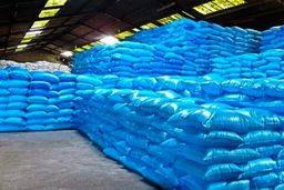 کشف ۱۴ تن کود شیمیایی احتکار شده در گرمسار