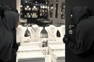 دزدی از جواهرفروشی در شهر سن‌حوزه/ ویدئو