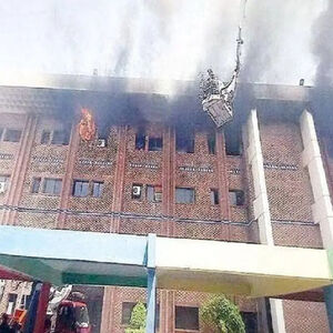 آتش سوزی بیمارستانی در پاکستان جان ۱۵ نوزاد را گرفت 