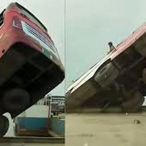 تصادف اتوبوس در بنگلادش؛ ۱۸ تن جان باختند 